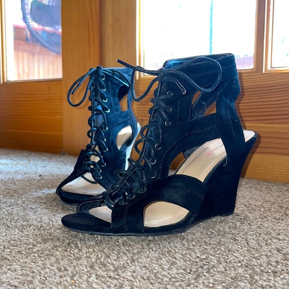 High heels - Picture 2 of 4